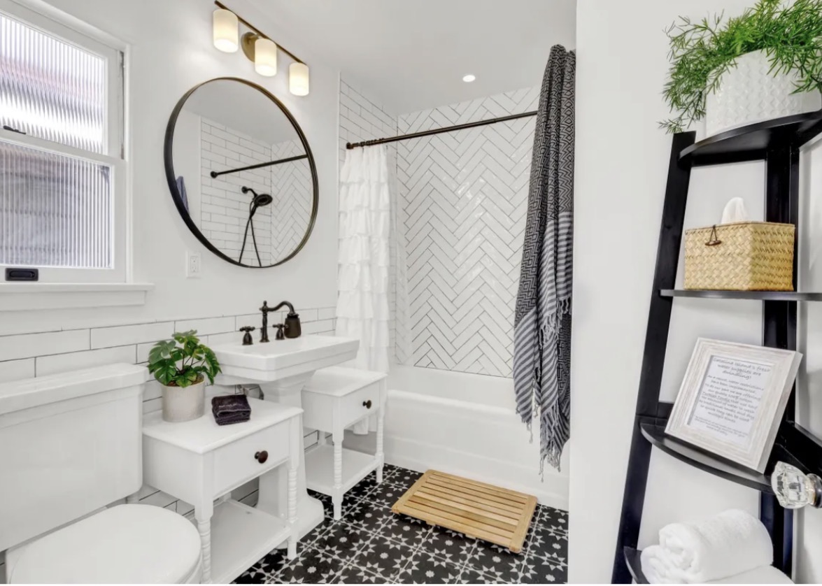 La Casa Catalina - Guest Bath