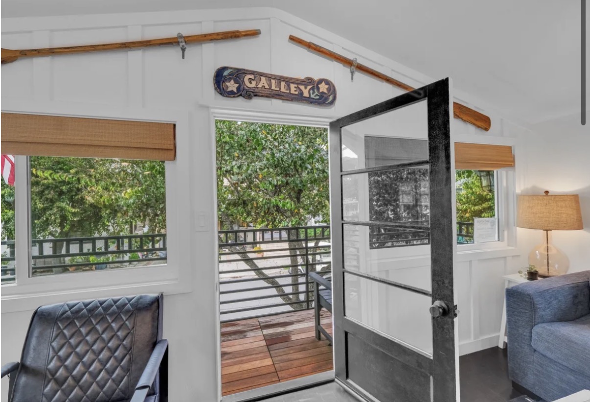 The Gallery - Living Room Entry